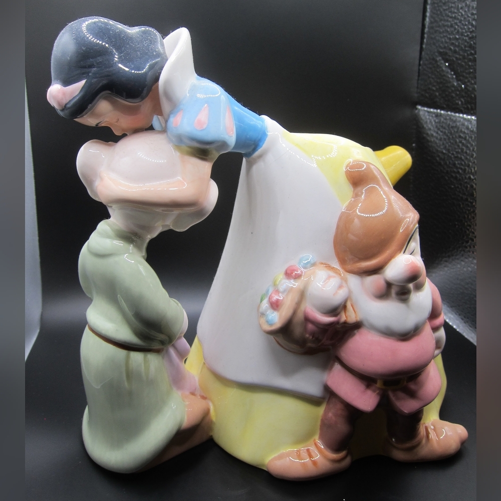Vintage Snow White Tea Set